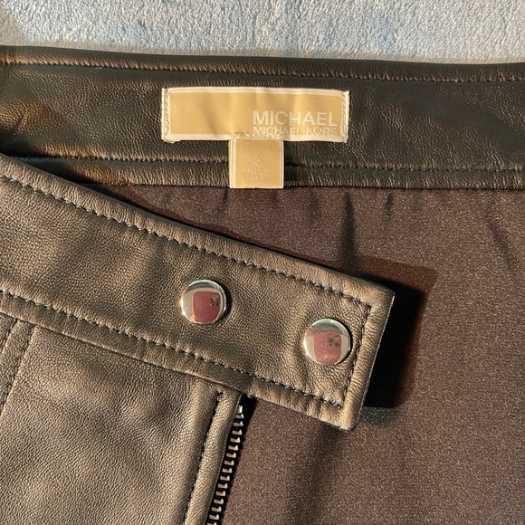 MICHAEL Michael Kors black leather skirt with silver details. Very cute. Size 6 - Picture 9 of 10